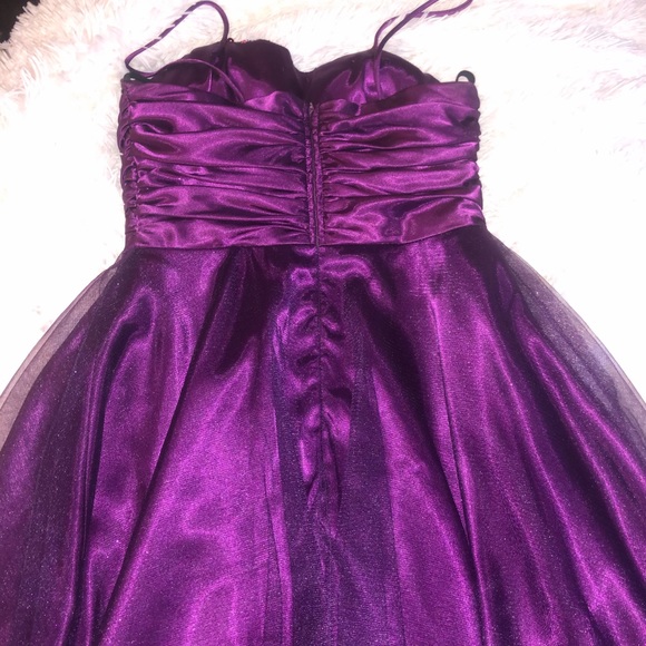 Beautiful purple dress - Picture 3 of 4